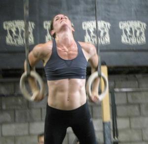 Muscle Up during a competition Credit: Karen Gallagher